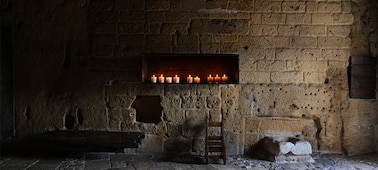 Imagen de ejemplo de una habitación con luz solar entrando por la derecha